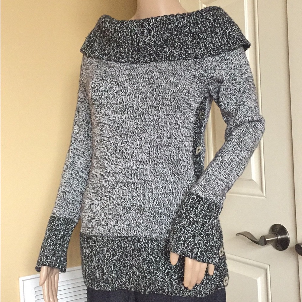 🔳WHBM Beautiful Metallic Knit Sweater🔳